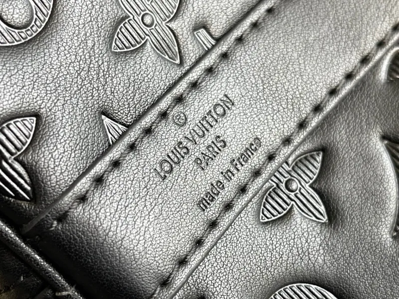 LV Travel Bags-153 - Image 8