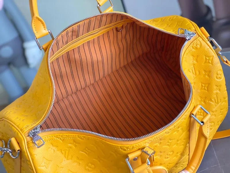 Alternative view of LV Travel Bags-158