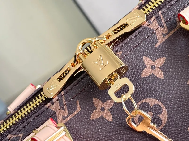 LV Travel Bags-159 - Image 7