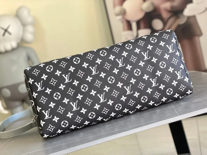 LV Travel Bags-160 - Image 4