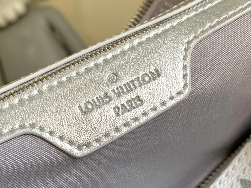 LV Travel Bags-160 - Image 9