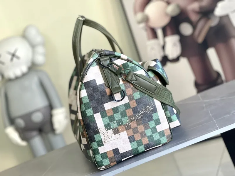 Alternative view of LV Travel Bags-162
