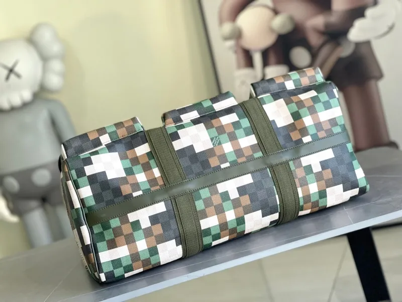 LV Travel Bags-162 - Image 4