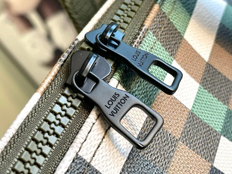 LV Travel Bags-162 - Image 7