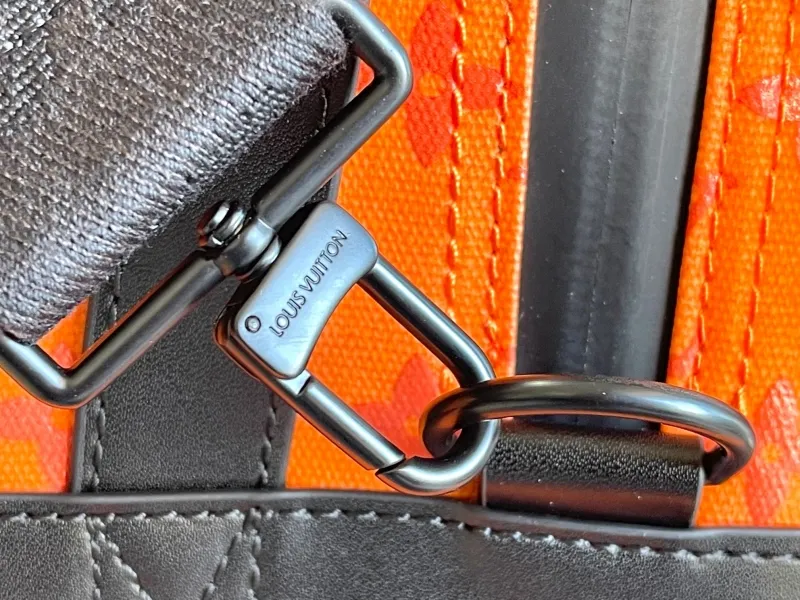 LV Travel Bags-163 - Image 7
