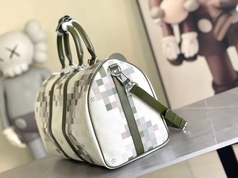 Alternative view of LV Travel Bags-168