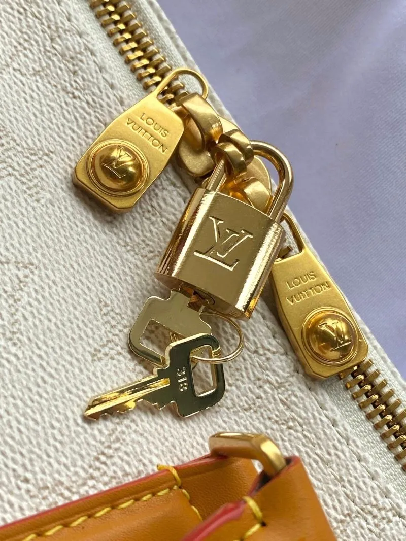 LV Travel Bags-200 - Image 7