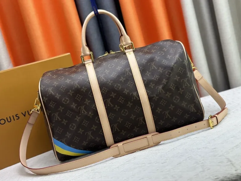 LV Travel Bags-206 - Image 4