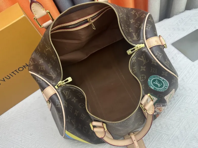 LV Travel Bags-206 - Image 9