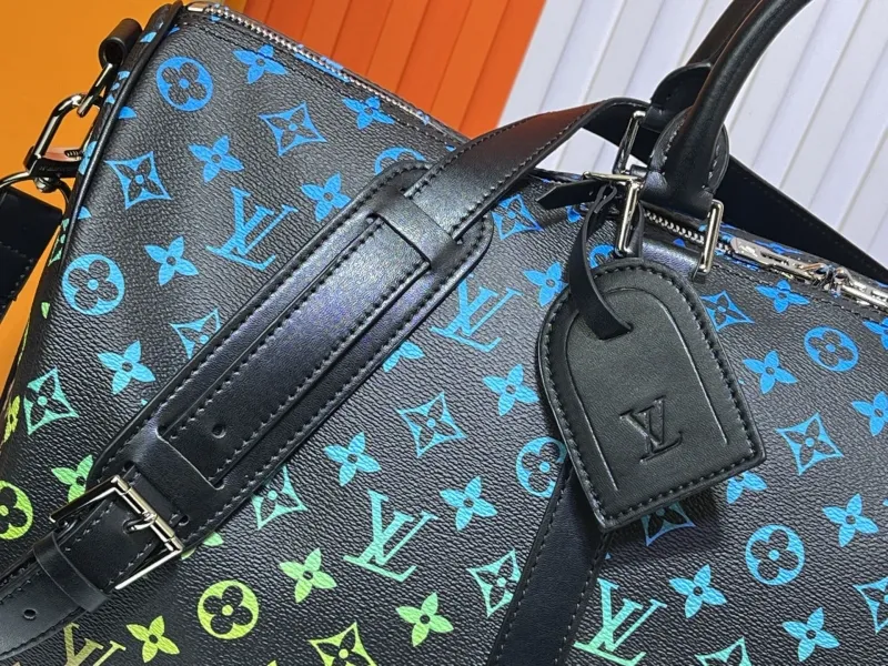 LV Travel Bags-212 - Image 4