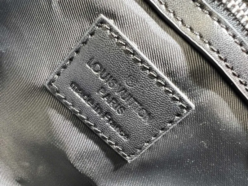 LV Travel Bags-212 - Image 9
