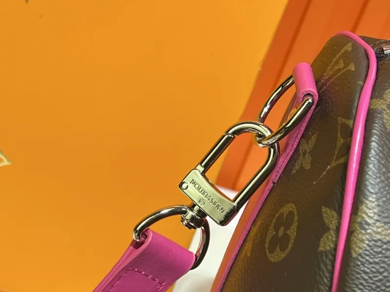 LV Travel Bags-220 - Image 6