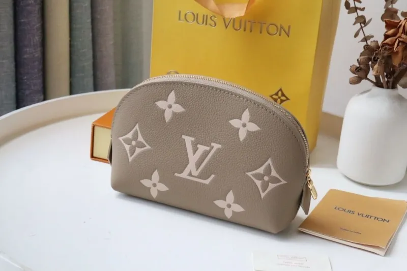 Alternative view of LV Clutch Bags-8