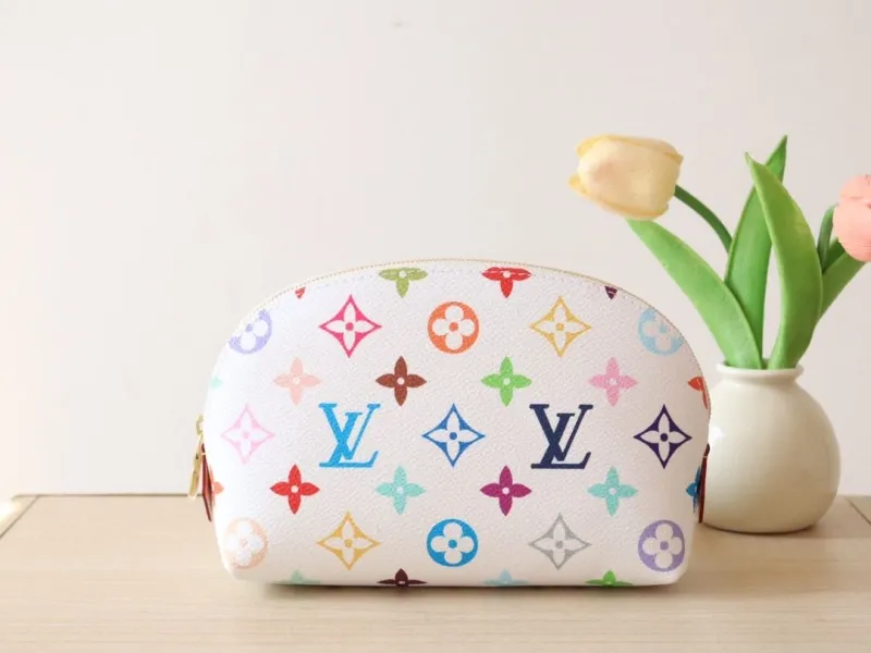 Alternative view of LV Clutch Bags-10