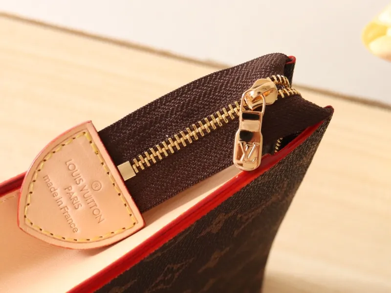 Alternative view of LV Clutch Bags-12