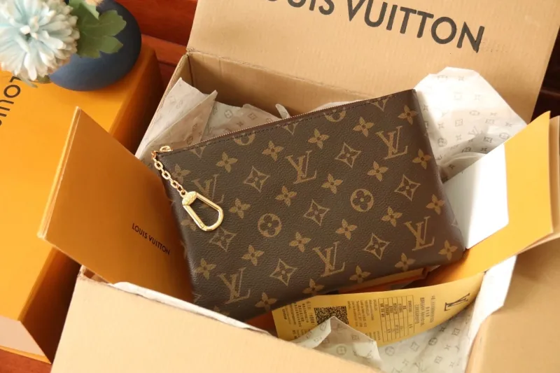 LV Clutch Bags-14