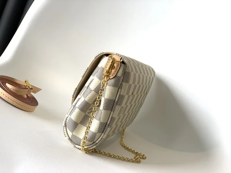 Alternative view of LV Clutch Bags-18