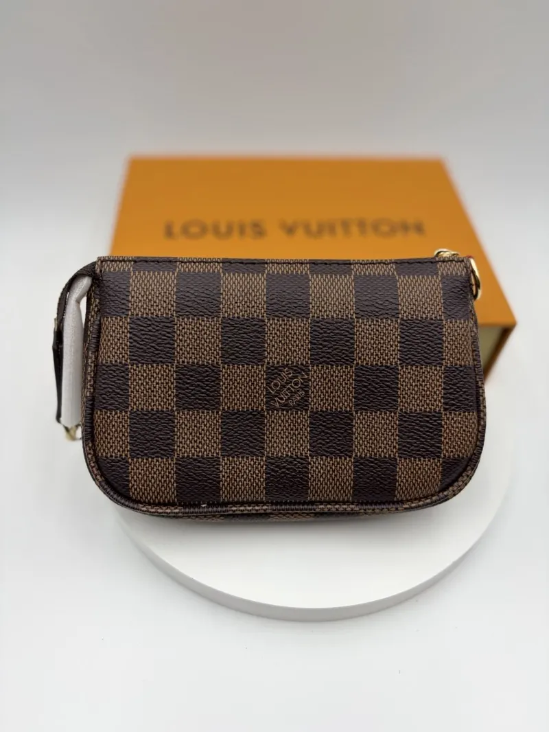 Alternative view of LV Clutch Bags-34