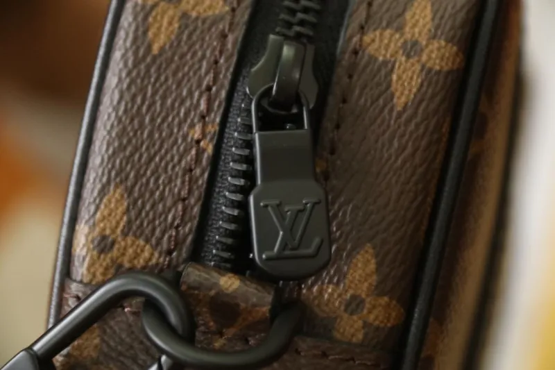 LV Clutch Bags-102 - Image 5