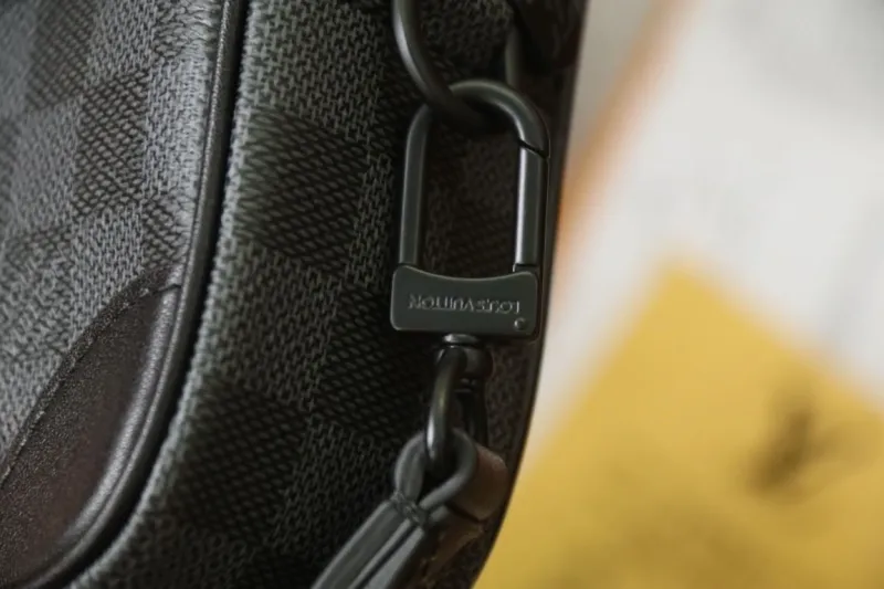 LV Clutch Bags-103 - Image 6
