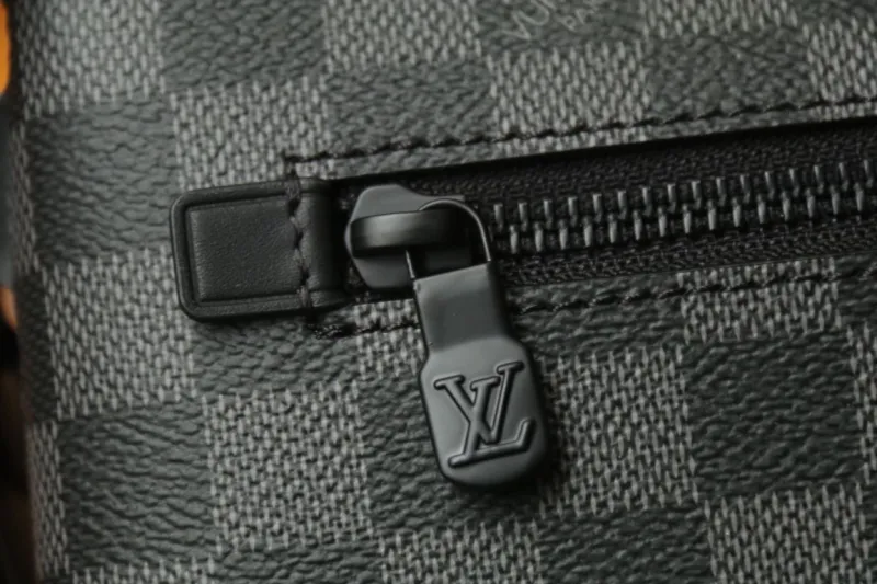 LV Clutch Bags-106 - Image 4