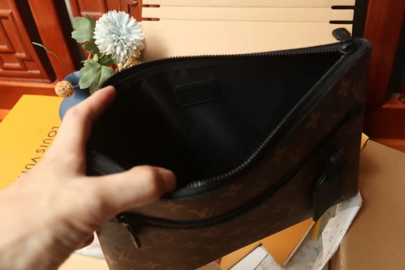 LV Clutch Bags-109 - Image 6