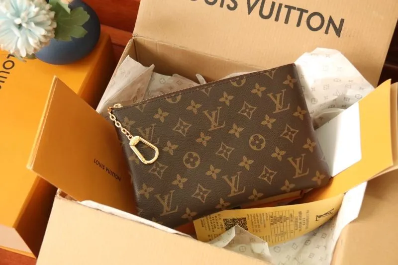 LV Clutch Bags-173