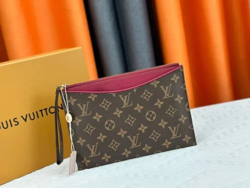 LV Clutch Bags-179