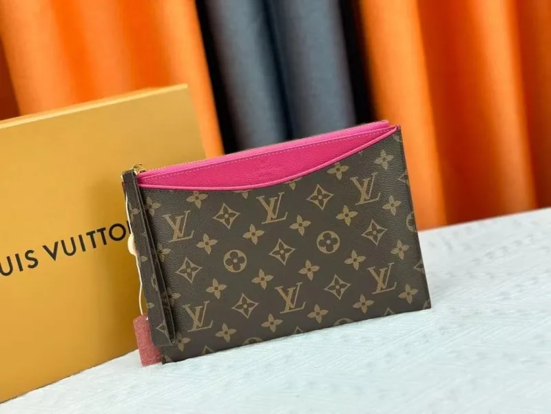 LV Clutch Bags-180
