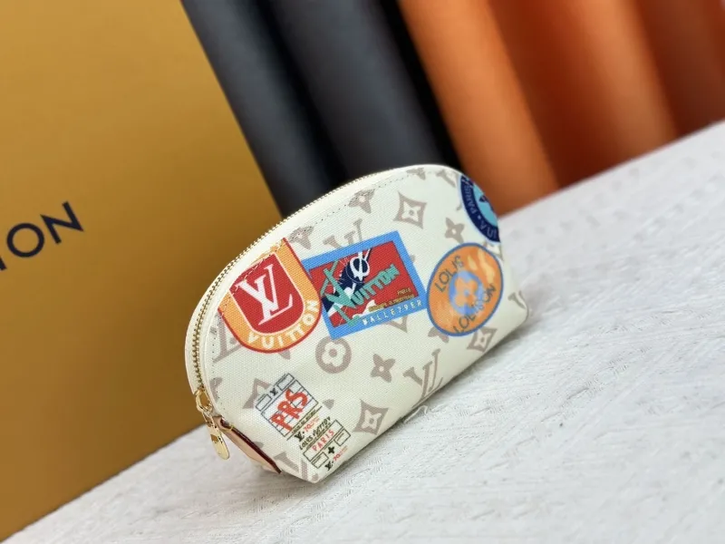 Alternative view of LV Clutch Bags-189