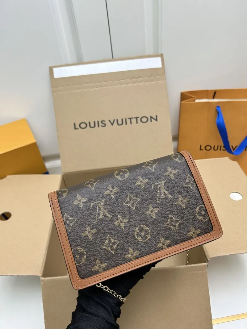 LV Clutch Bags-211 - Image 4
