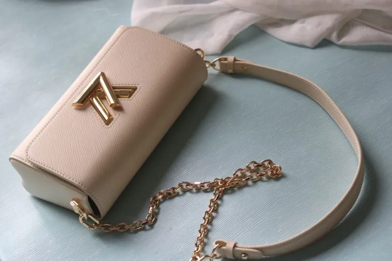 Alternative view of LV Twist Denim Bags-139