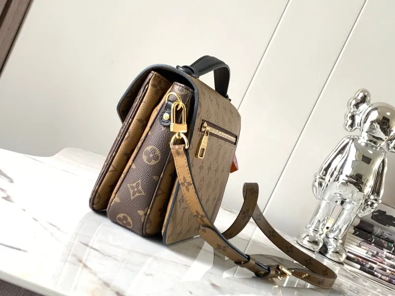 Alternative view of LV Waist & Chest Packs-44