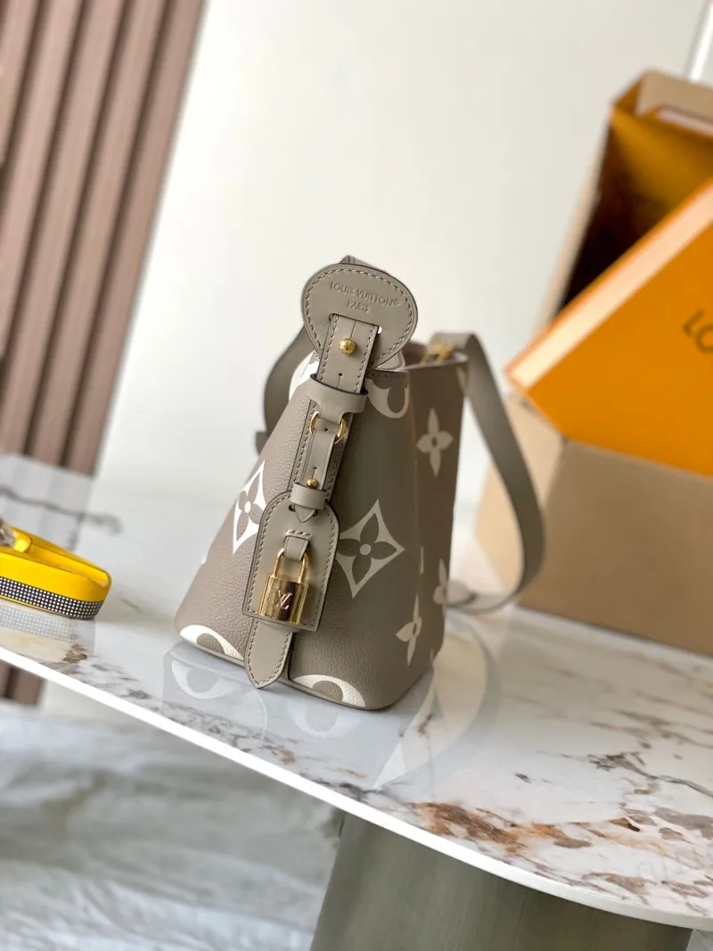 Alternative view of LV Waist & Chest Packs-47