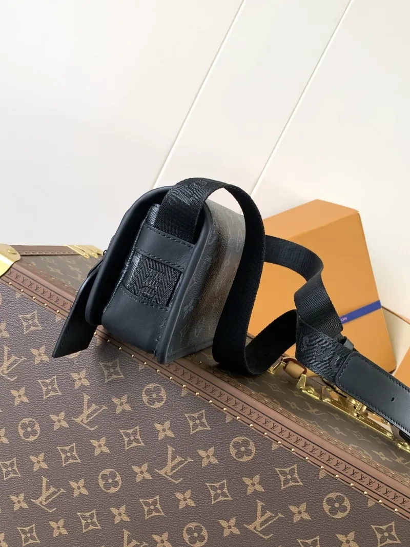 Alternative view of LV Waist & Chest Packs-61