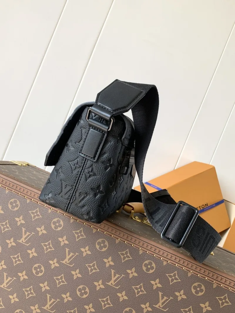 Alternative view of LV Waist & Chest Packs-69