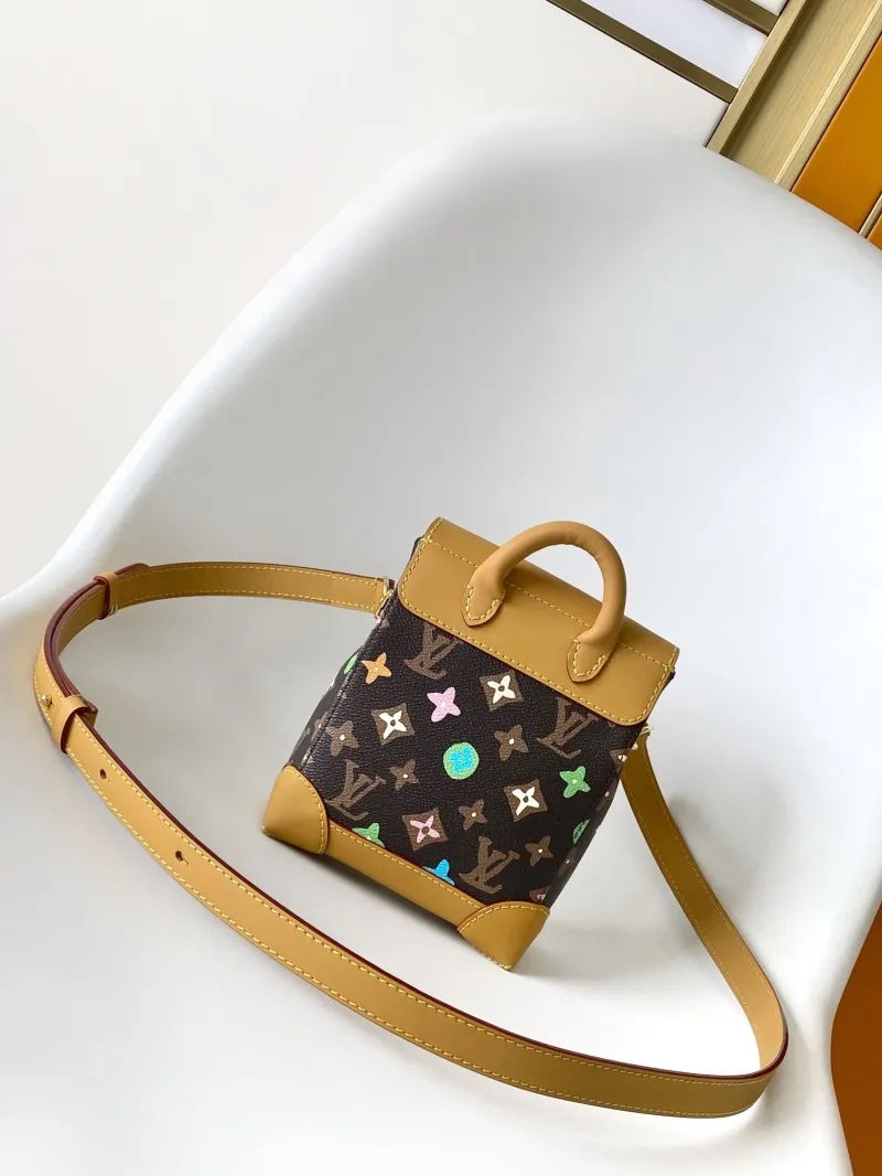 Alternative view of LV Waist & Chest Packs-78