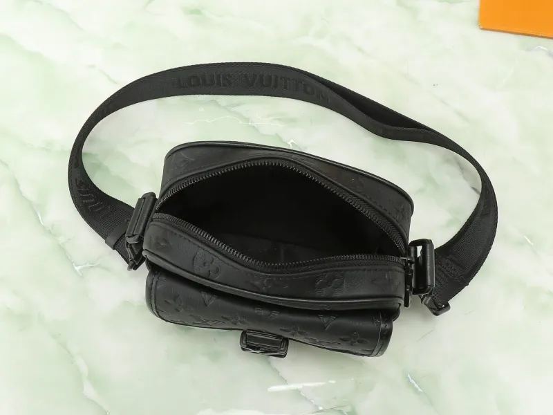Alternative view of LV Waist & Chest Packs-86