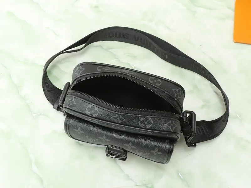 Alternative view of LV Waist & Chest Packs-87