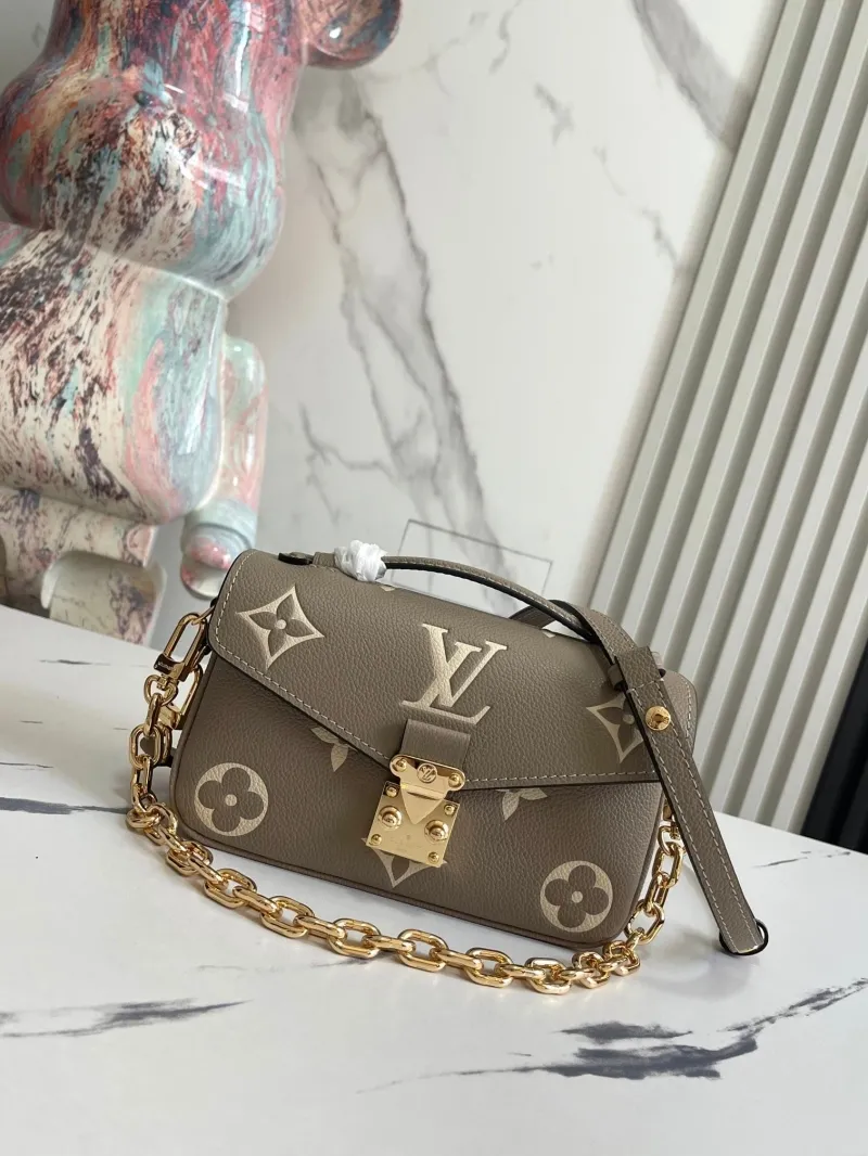 Alternative view of LV Waist & Chest Packs-93