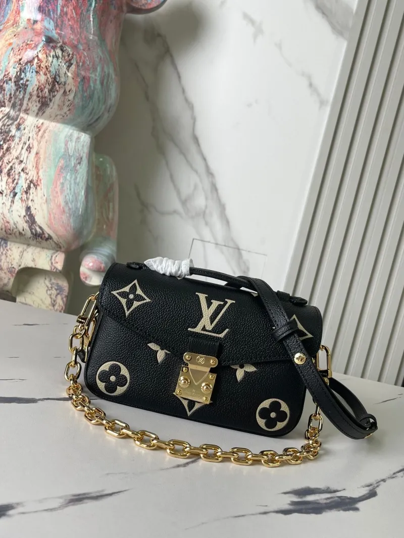 Alternative view of LV Waist & Chest Packs-94