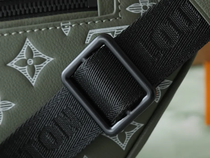 Alternative view of LV Waist & Chest Packs-99