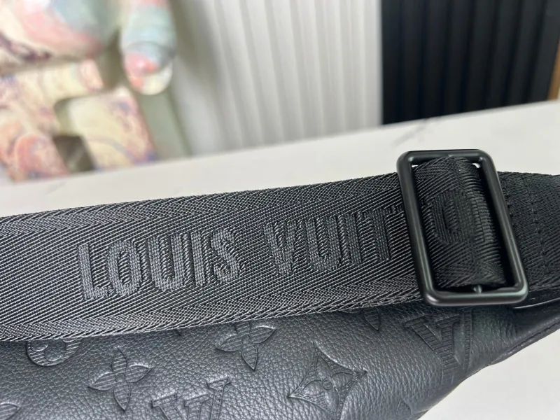 Alternative view of LV Waist & Chest Packs-100