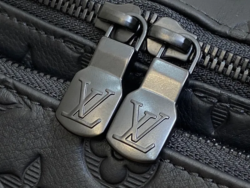 LV Waist & Chest Packs-100 - Image 9