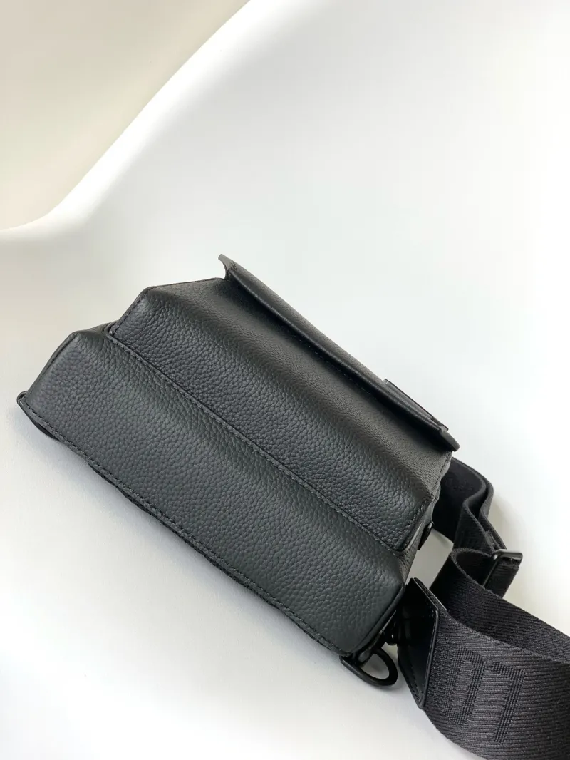 LV Waist & Chest Packs-103 - Image 4