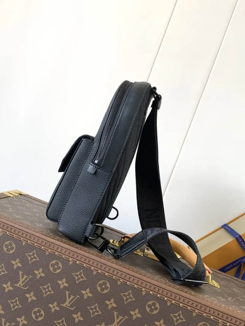 Alternative view of LV Waist & Chest Packs-108