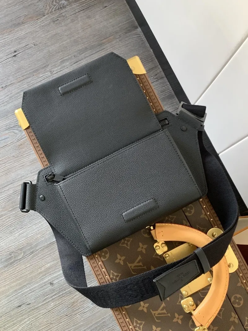 LV Waist & Chest Packs-124 - Image 8