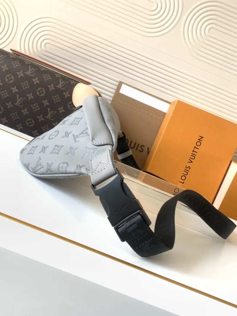 Alternative view of LV Waist & Chest Packs-138