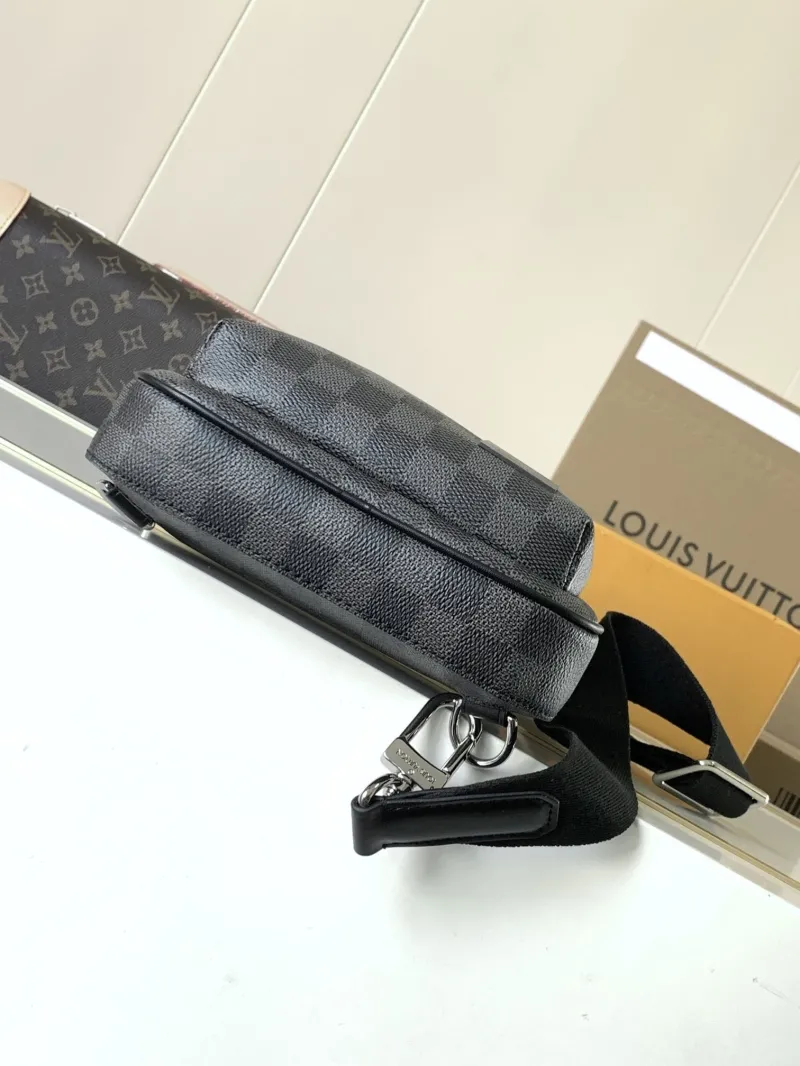 LV Waist & Chest Packs-139 - Image 4