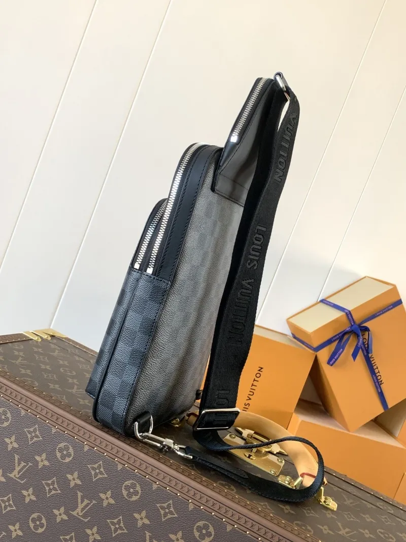 Alternative view of LV Waist & Chest Packs-178